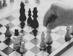 探讨创业人生的意义与挑战：如何在逆境中不放弃、在成功中持续努力