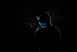 沉浸在韩剧《七个我》情节中:探讨多重人格的故事和人生选择。 沉浸在韩剧《七个我》情节中:探讨多重人格的故事和人生选择。