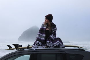 在末世荒凉中寻求希望与友谊——探讨《少女终末旅行》中的人生哲学与情感羁绊 在末世荒凉中寻求希望与友谊——探讨《少女终末旅行》中的人生哲学与情感羁绊