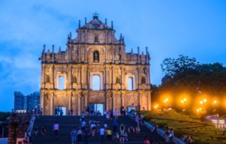 大三巴免费资料大全使用教程详解及2025芳草地资料大全免费正版释义:狗、蛇、马、鸡和留心不实诱导语-生动解答、专家解析解释与落实​